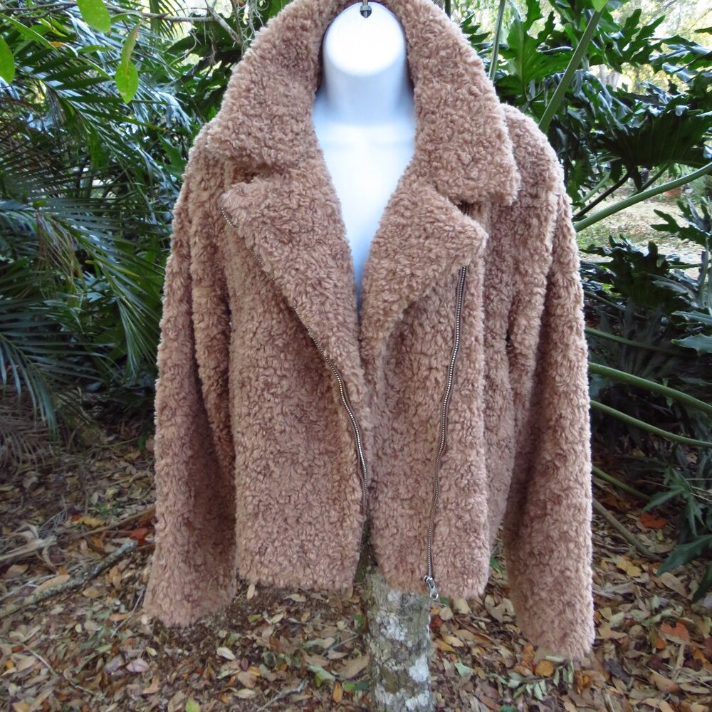 Cloth and Stone Anthropologie Womens Medium Zip front lined thick plush Jacket